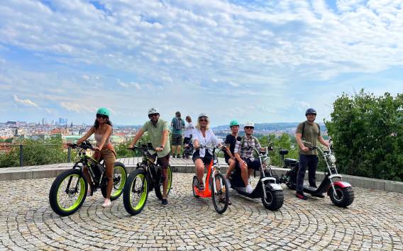 Prag: Geführte Fat Tire eBike Tour mit Aussichtspunkten