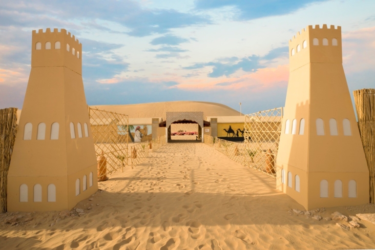 Z Abu Zabi: pustynne safari po wydmachWieczorne safari na pustyni dla rodziny prywatnym samochodem