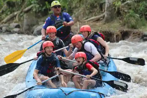 La Fortuna: rafting, discesa in corda doppia, zipline e pranzo