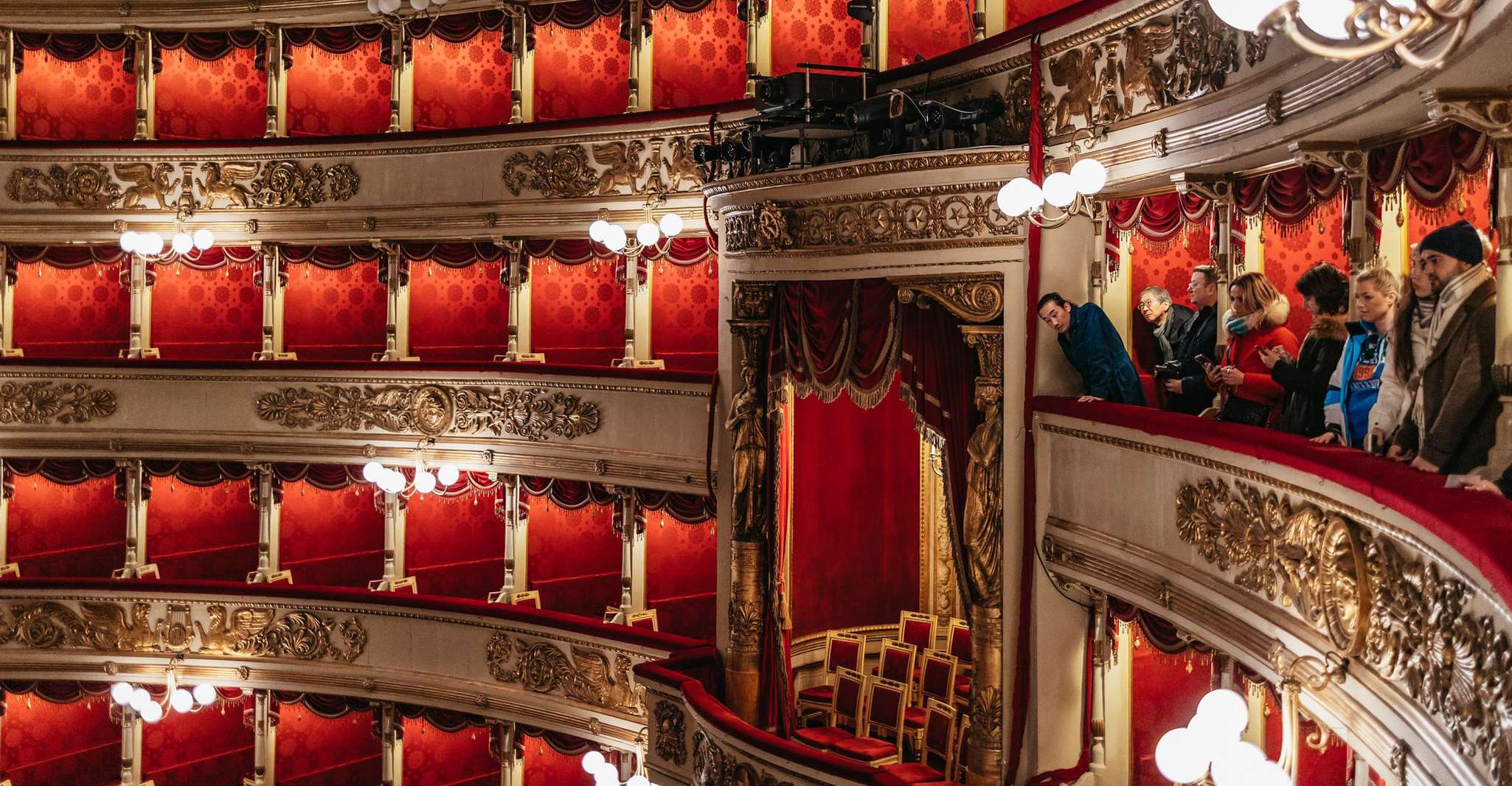 Milan, La Scala Theatre and Museum Guided Tour - Hizvo