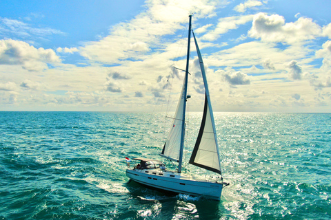 Maddalena Archipelago: Island-Hopping Sailing Tour and Lunch 14 m Standard Yacht departure from Palau