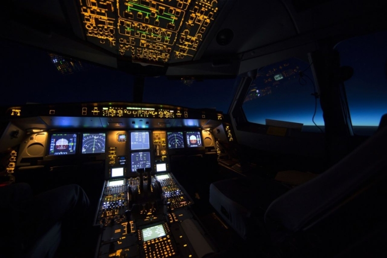 Düsseldorf: tour privado de 1 hora en el simulador de vuelo del Airbus A320