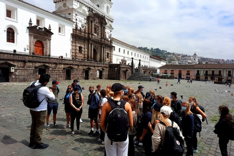 Quito: privérondleiding door de stad en bezoek aan het Intiñam-museum met transfer