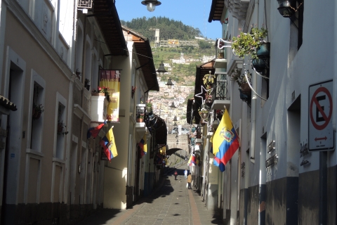 Quito: privérondleiding door de stad en bezoek aan het Intiñam-museum met transfer