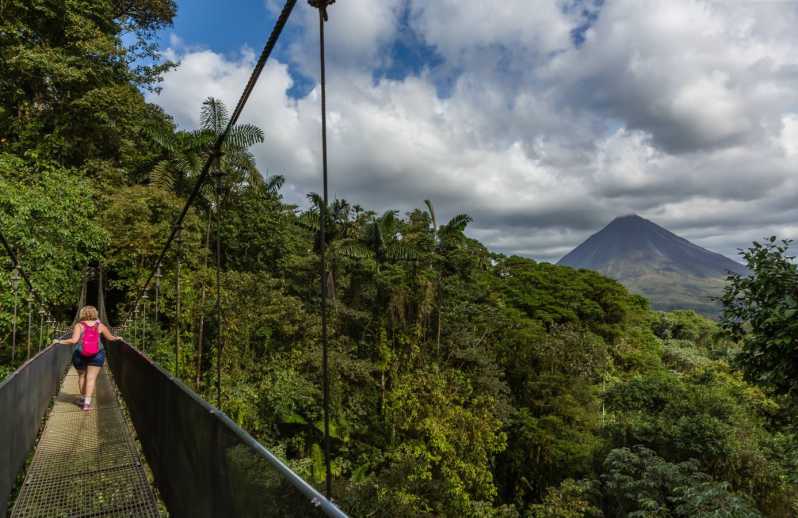 Van La Fortuna: hangende bruggen en vulkaan Arenal met lunch