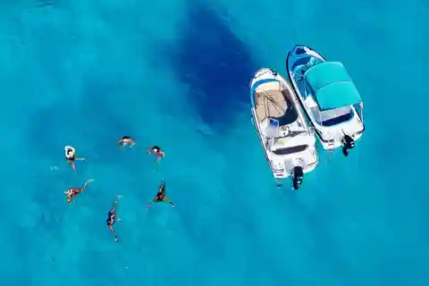 Boat rental in Menorca with no license required.