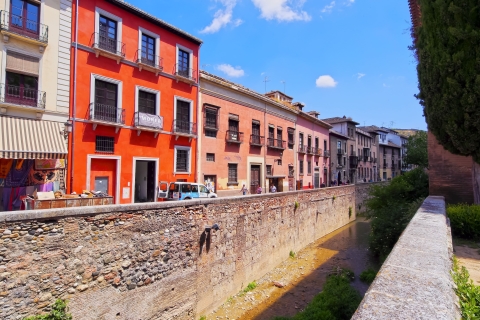 Granada: Alhambra Tour & Pass mit Zugang zu 10+ Attraktionen
