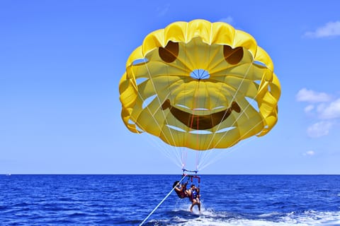 Waikiki: Parasailing Paradise Water Sports