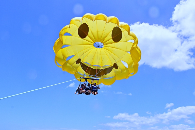 Oahu : Parachute ascensionnel à Waikiki1000 Feet Waikiki Parasailing Experience (expérience de parachute ascensionnel à 1000 pieds)