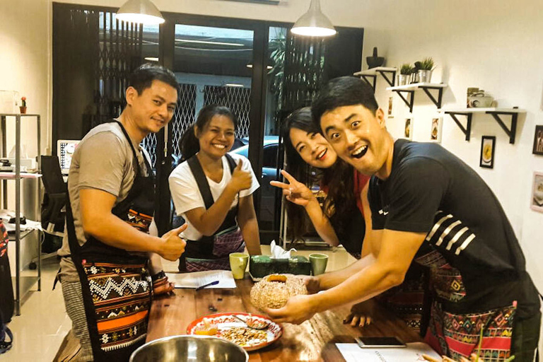 Bangkok: Thai Cooking Class and Onnuch Market Tour