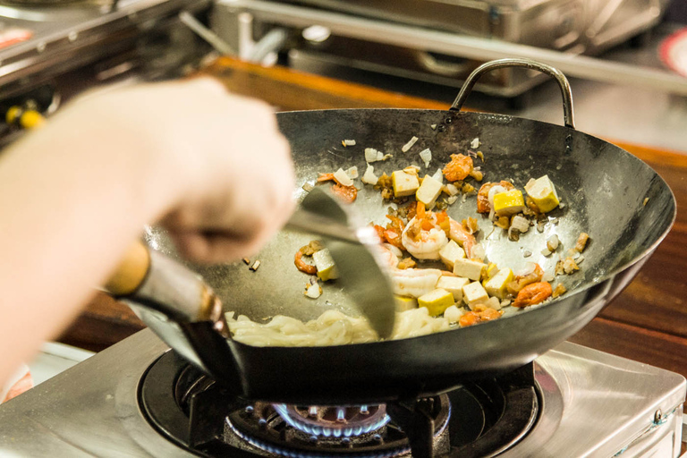 Bangkok: lezione di cucina tailandese e tour del mercato di Onnuch