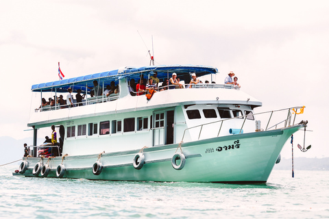 From Phuket: Phanga Nga Bay Boat Day Tour with Lunch Pickup from Patong, Kata, Karon Beach & Kalim Beach