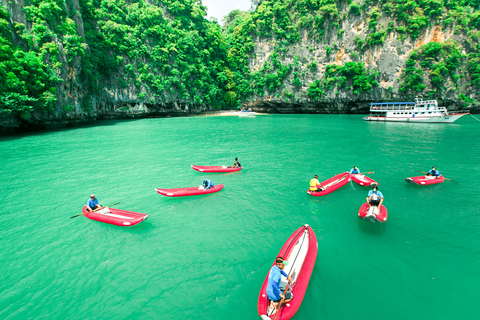 Desde Phuket: tour de un día en barco por la bahía de Phanga Nga con almuerzoRecogida en Patong, Kata, Karon Beach y Kalim Beach