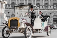 Viena, recorrido turístico de la ciudad en un automóvil electro vintage - Housity
