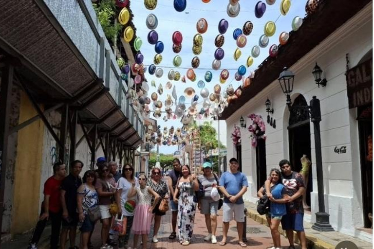 Panama City: Layover Sightseeing Tour visiting the Canal + Casco Antiguo + Amador