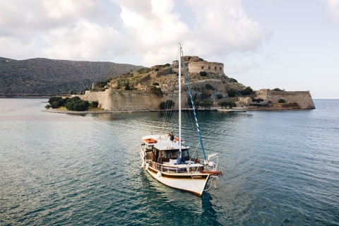 Desde Heraklion: tour privado de Agios Nikolaos y SpinalongaTour a bordo de una limusina de 3 asientos o un vehículo todoterreno