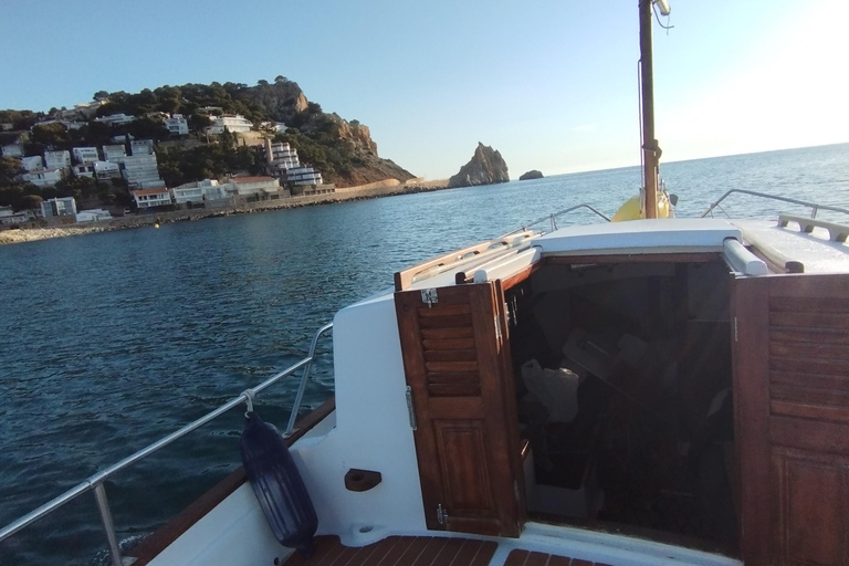 Cap Norfeu: Traditional Boat Tour in the Cap de Creus Natural Park Cap des Freu: Traditional Boat Tour in the Cap de Creus Natural Park