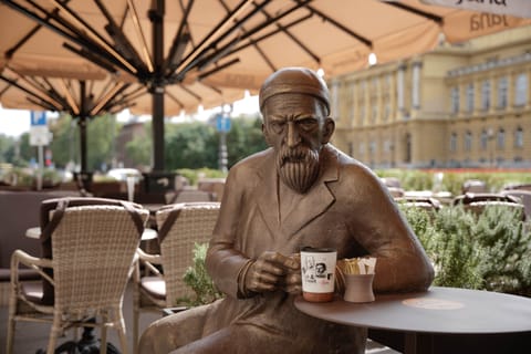 Sit&Meet Zagreb Walking Tour; Coffe, Snack & Funicular Ride