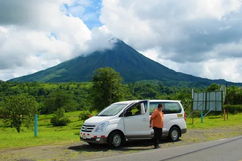 Depuis San Jose : Transfert aéroport - La Fortuna Privé