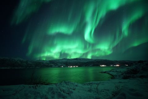 Tromsø: All Inclusive Northern Lights Chase Minibus Tour