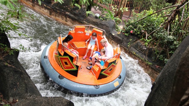 Visit Kuala Lumpur Entry Ticket to Sunway Lagoon Amusement Park in Kuala Lumpur