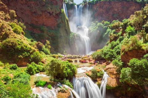 Marrakech: excursão guiada às cachoeiras de Ouzoud com passeio de barcoTour Guiado com Passeio de Barco