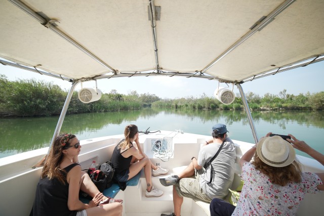 Visit Riumar Ebro Delta Cruise and Jeep Tour with Mussels Tasting in Costa Dorada