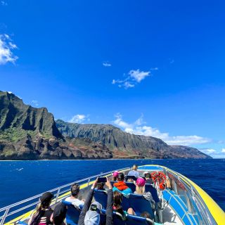 Kauai: Na Pali Coast Snorkeling Boat Tour with Snacks