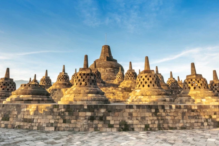 Yogyakarta: Borobudur & Prambanan geführte Tour mit Eintrittsgeldern