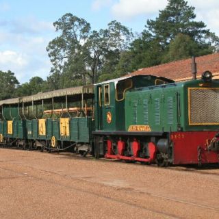 Dwellingup: Guided Hike and Scenic Train Ride with Lunch