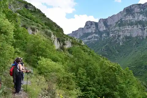 Zagori: Hiking In Vikos Gorge