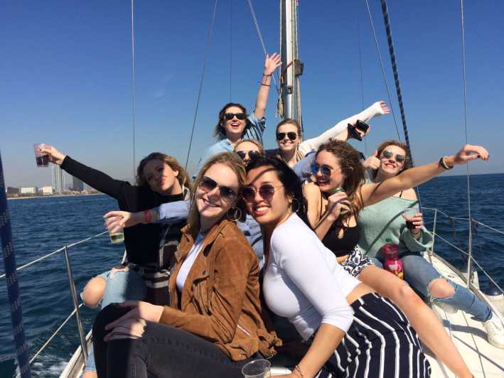 Barcelona: Sailing Tour with Vermouth and Drinks