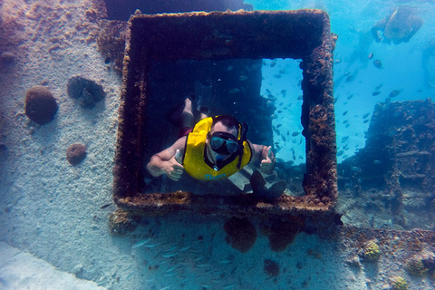 Cancun: Niesamowita wycieczka łodzią z rurkąCancun: rejs łodzią z rurką w podwodnym muzeum w Cancun