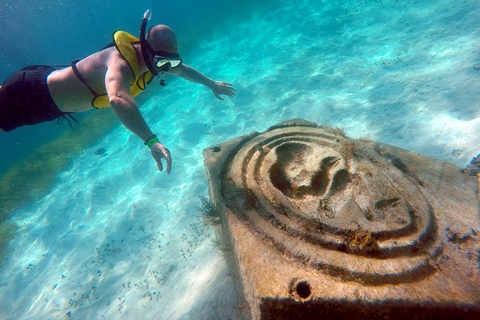 Cancun: Niesamowita wycieczka łodzią z rurkąCancun: rejs łodzią z rurką w podwodnym muzeum w Cancun