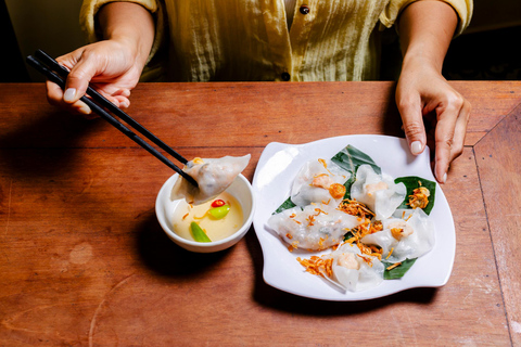 Hoi An Bites Food Tour with 15+ Tastings