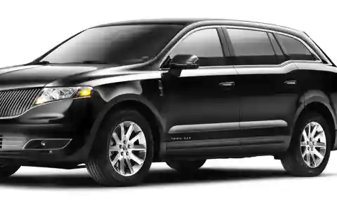 Banff: Private 1-Way Airport Transfer from Calgary Airport