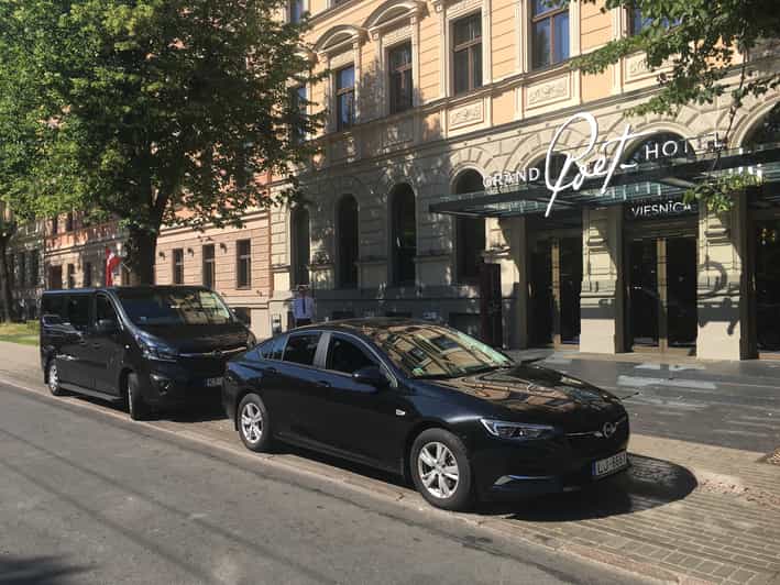 Z letiště Riga do města Riga - soukromý transfer | GetYourGuide