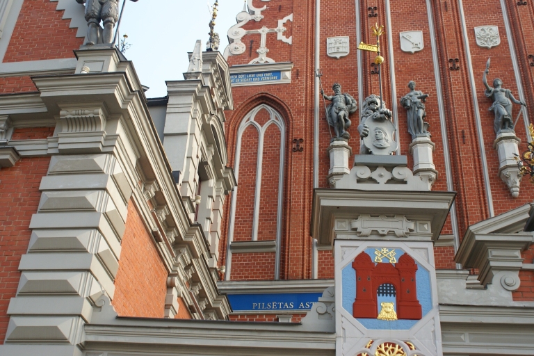 Riga: Old and New Walking Tour with Black Balsam Tasting
