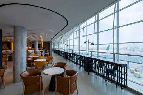 Aeropuerto internacional HKG de Hong Kong: entrada a la sala PremiumPuerta 35: Plaza Premium - 6 horas