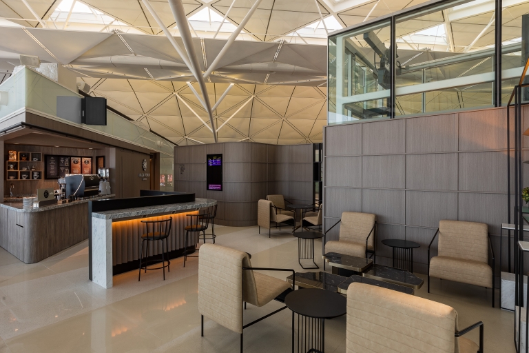 HKG Hong Kong International Airport: Premium Lounge Entry Gate 60: Plaza Premium - 3-Hours