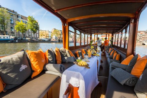 Amsterdam: Klassisk kanalrundfart (mulighed for ost og vin)