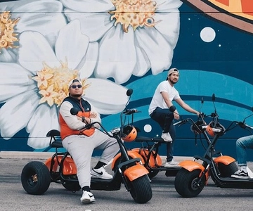 Dallas: Downtown E-Scooter Sightseeing and History Tour