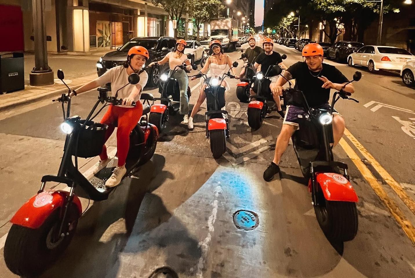 Im Stadtzentrum von Dallas: 2-stündige E-Scooter-Tour bei Sonnenuntergang – Skyline der Stadt
