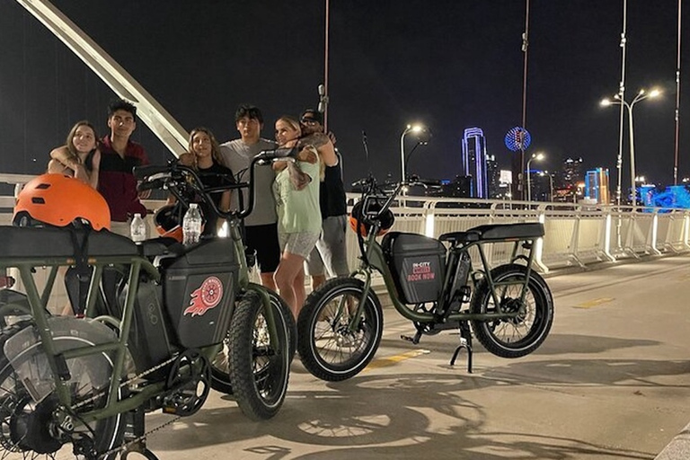 Dallas: passeio guiado de bicicleta elétrica ao pôr do sol no centro da cidade