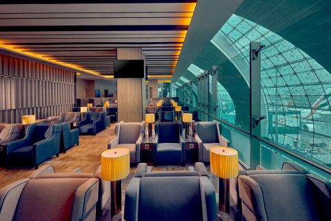 Międzynarodowy port lotniczy w Dubaju (DXB): wstęp do poczekalni Premium