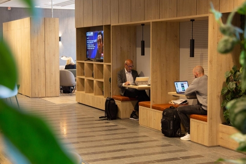 Aeropuerto de Estocolmo Arlanda (ARN): entrada a la sala PremiumTerminal 5 - Salón Norrsken