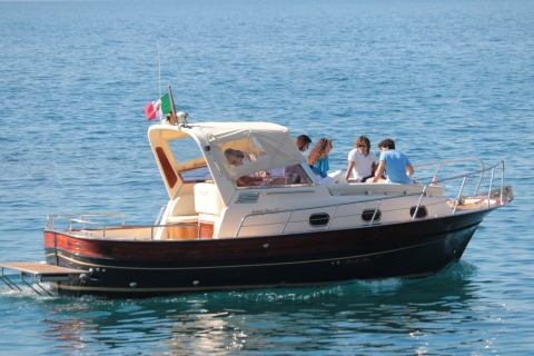 Capri tour with the iconique Gozzo Sorrentino exclusive private tour around the Blue Island