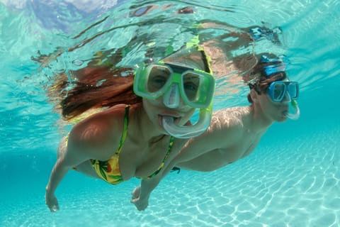 Nassau: Catamaran Sail and Snorkel Tour