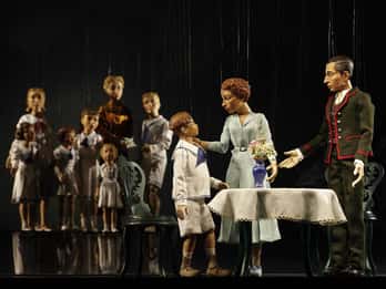 Salzburg: O som da música no ingresso para o teatro de marionetes