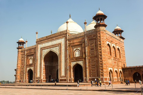 From Delhi: Delhi-Agra-Jaipur Tour for Solo Female Traveler